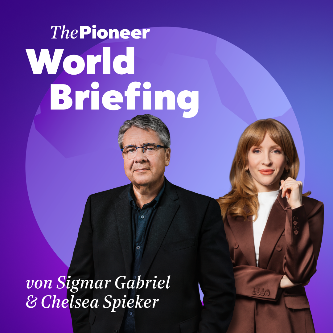 World Briefing – Cover mit Sigmar Gabriel und Chelsea Spieker